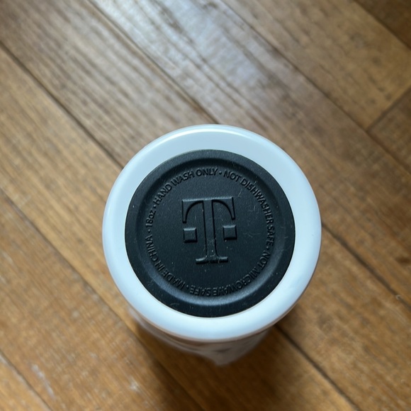 Brand New color changing T-Mobile Aluminum Tumbler, 2024 reusable - Picture 4 of 16